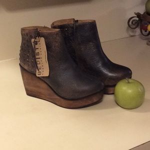 NWT BEdlStu distressed leather studded booties